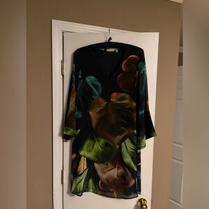 Soft Surroundings size Medium leaf print V neck dress